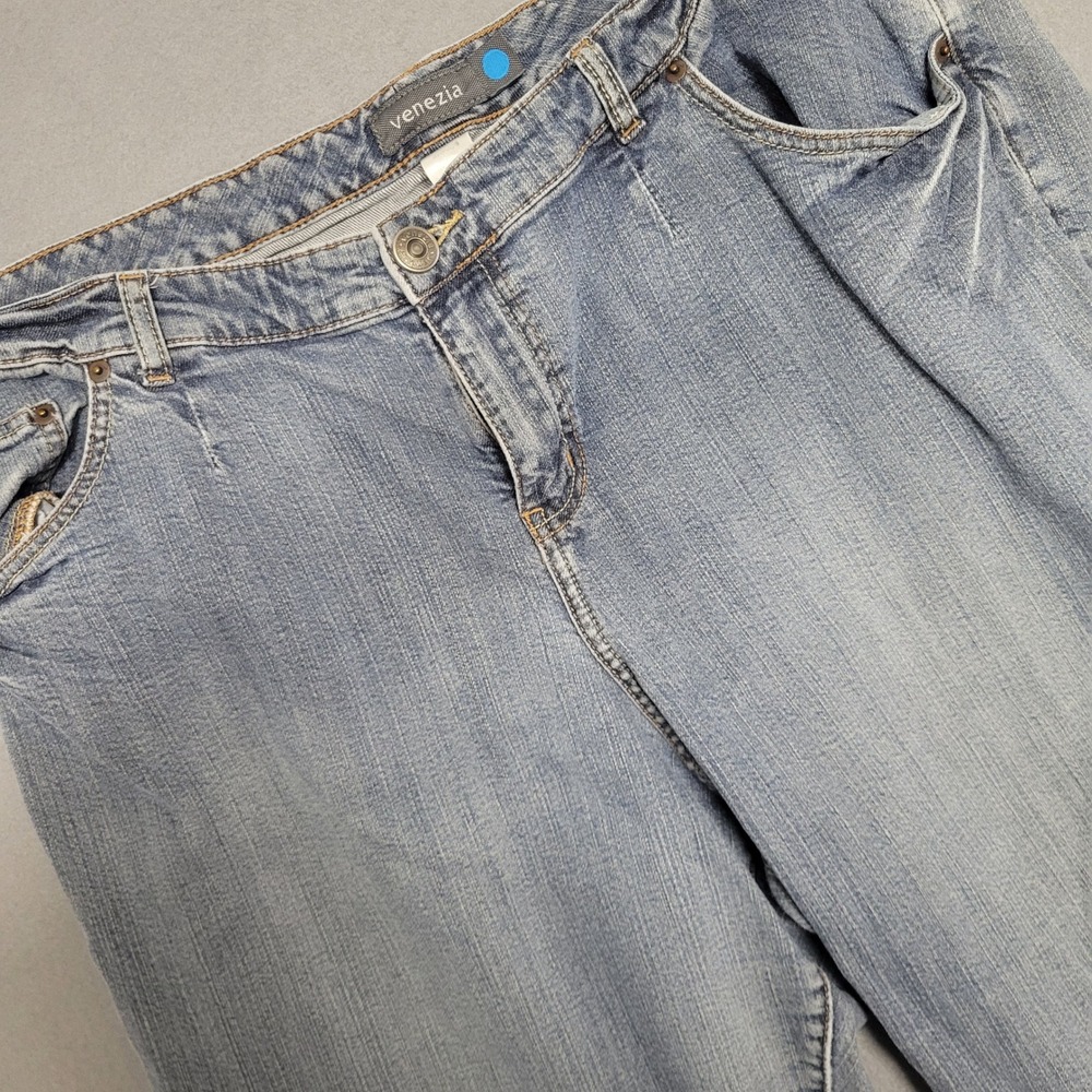 Venezia 4 Womens Plus Size Light Wash Straight‎ Leg Jeans Blue Denim 4 average